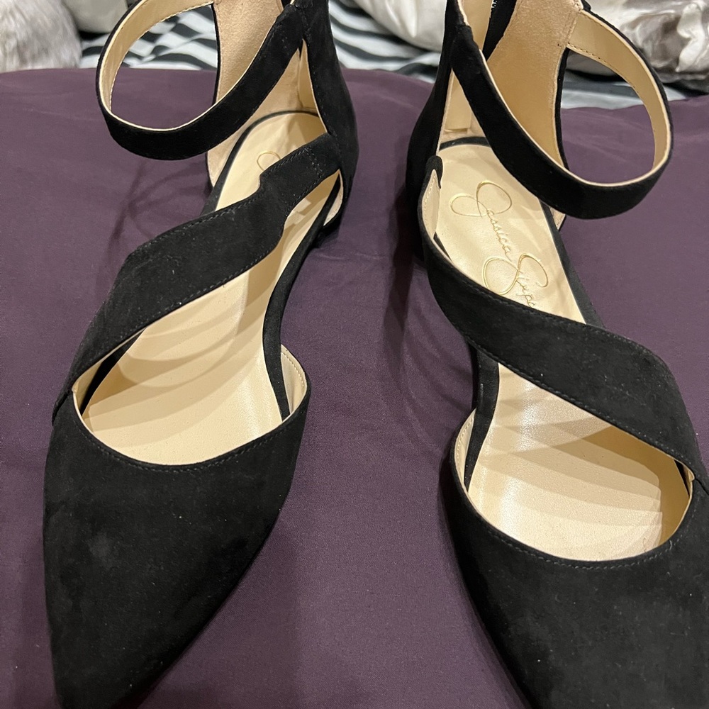 Very flattering flats.
